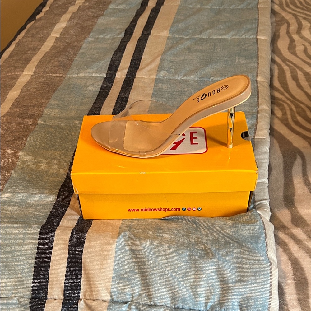 Rouge Helium Transparent and Gold Heels